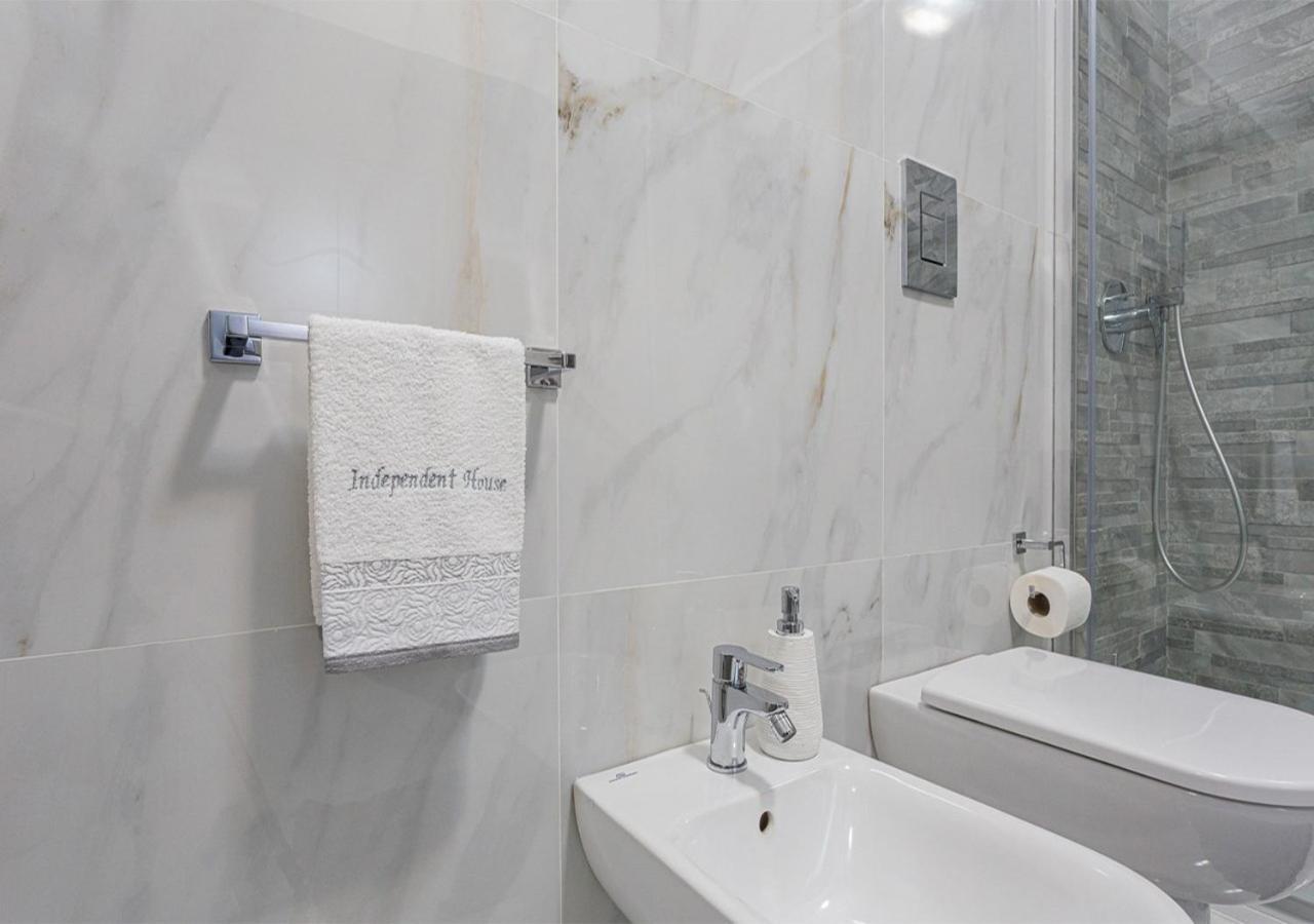Independent House 51 Apartment Наполи Екстериор снимка